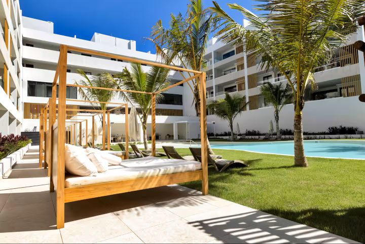 GARDENIA 2 BEDROOM 2 BATHROOM FURNISHED CONDO