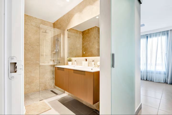GARDENIA 2 BEDROOM 2 BATHROOM FURNISHED CONDO