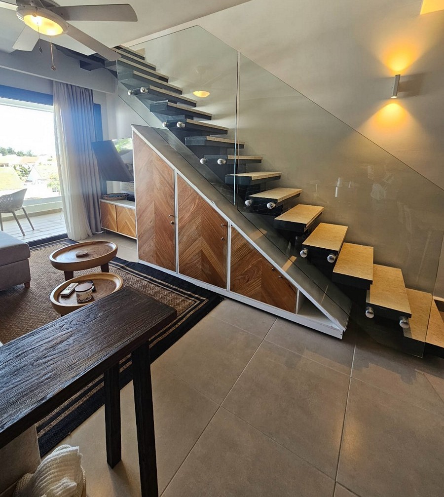FURNISHED 3 BEDROOM OCEAN VIEW PENTHOUSE