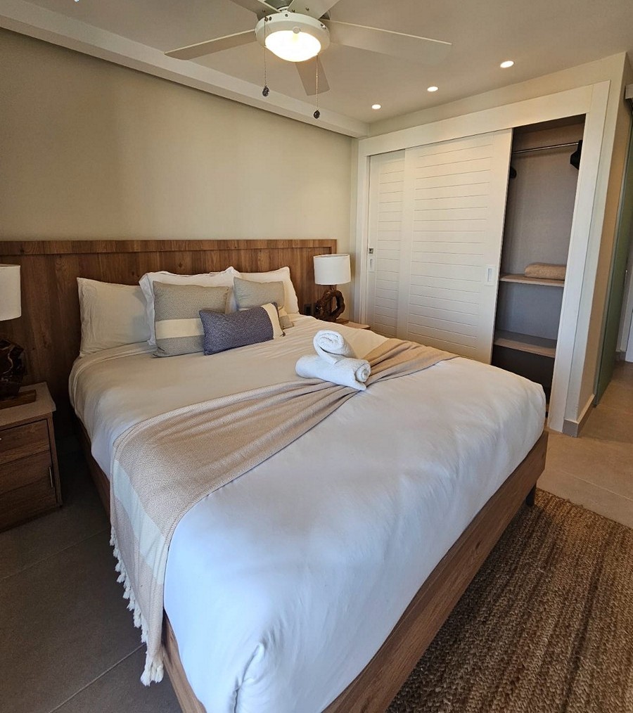 FURNISHED 3 BEDROOM OCEAN VIEW PENTHOUSE