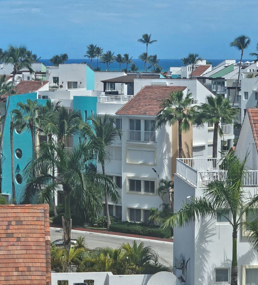 FURNISHED 3 BEDROOM OCEAN VIEW PENTHOUSE
